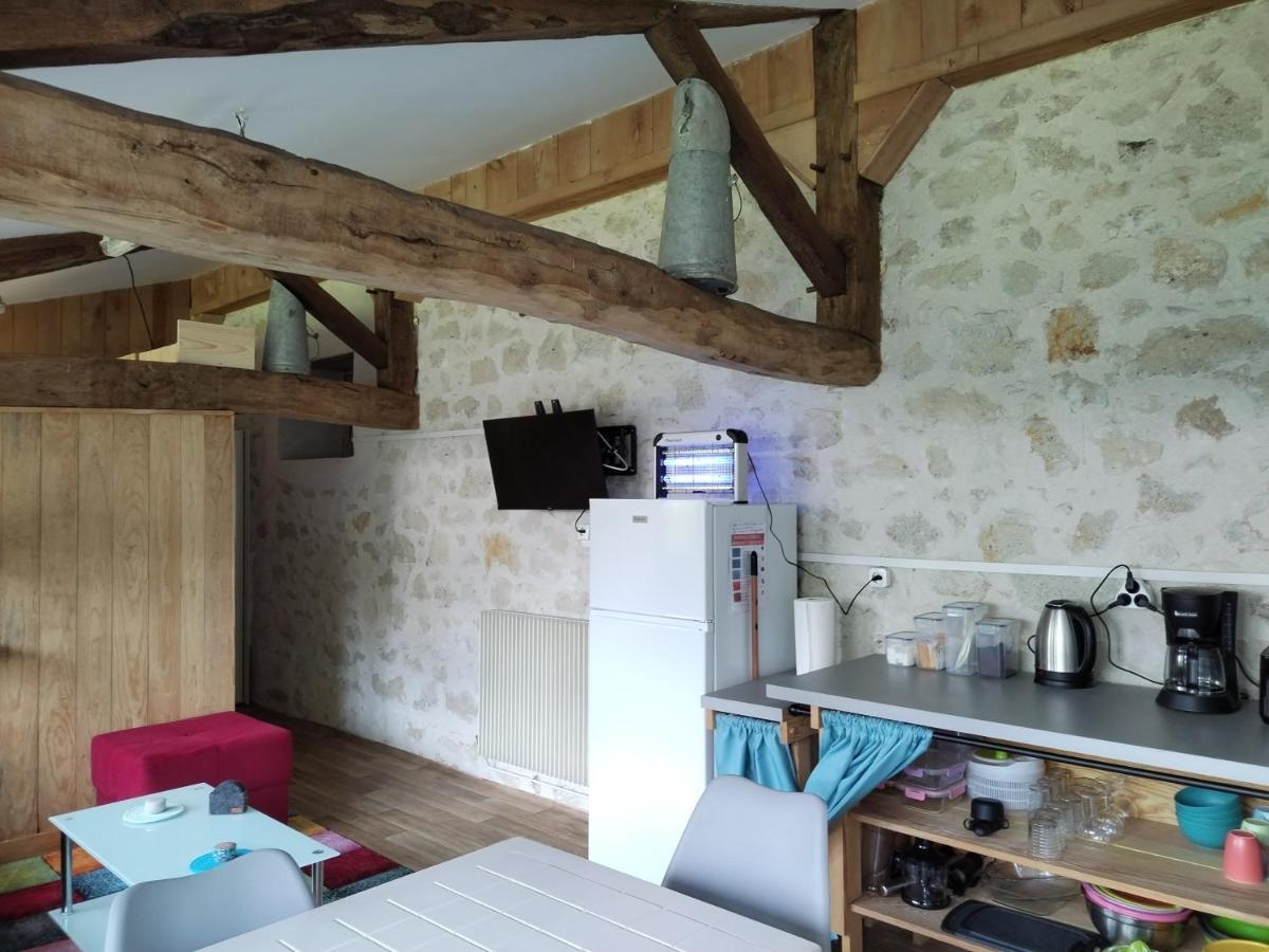 Chambre 2 A 4 Pers Gite Du Gardoir Boresse-et-Martron Kültér fotó